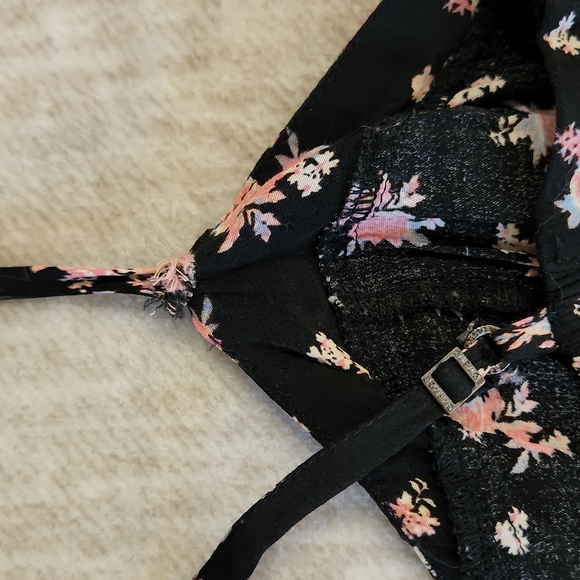 Garage Black Floral Romper - Picture 5 of 5